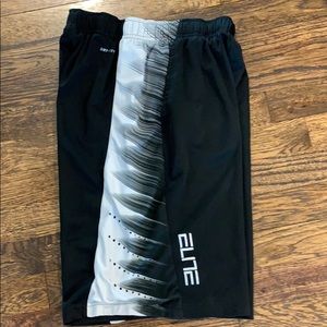 Nike Elite shorts size youth large